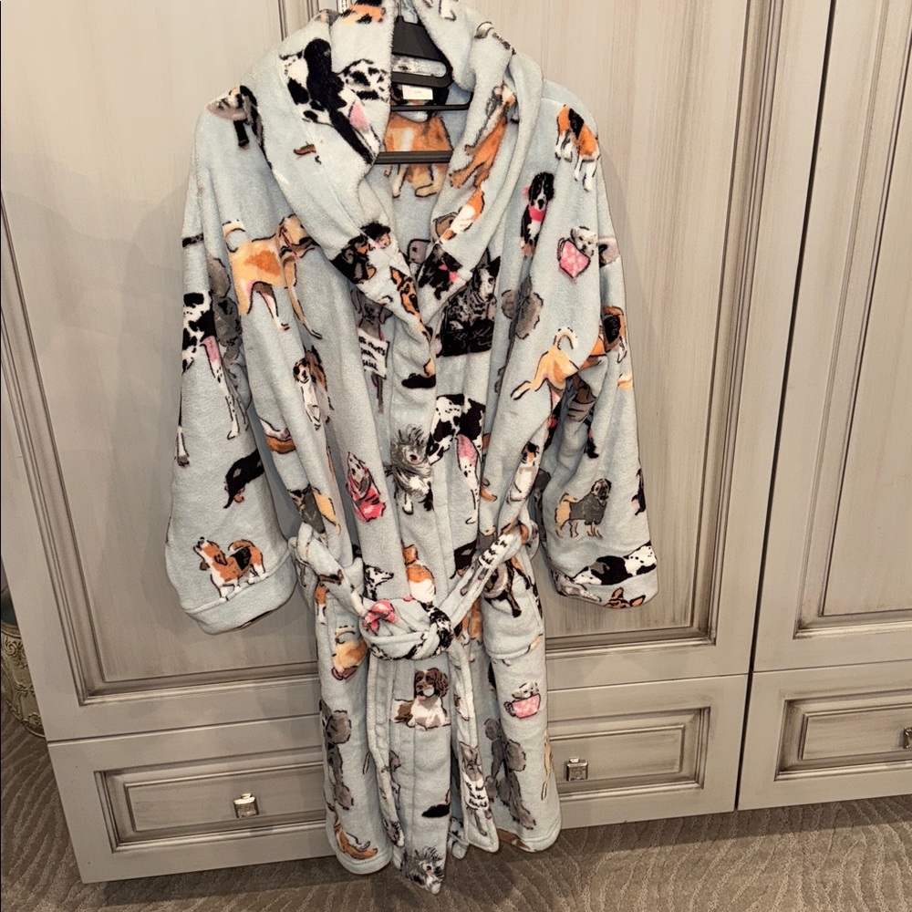 EUC Vera Bradley SUPER COZY Plush robe “dog show” pattern size L/XL